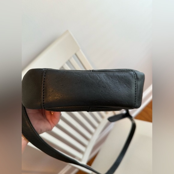 Fossil Vintage Black Leather Adjustable Crossbody - Picture 8 of 8